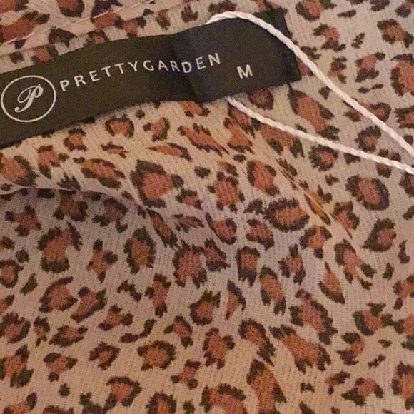 NWOT lightweight wrap style dress in size Med by PRETTY GARDEN - Picture 13 of 14